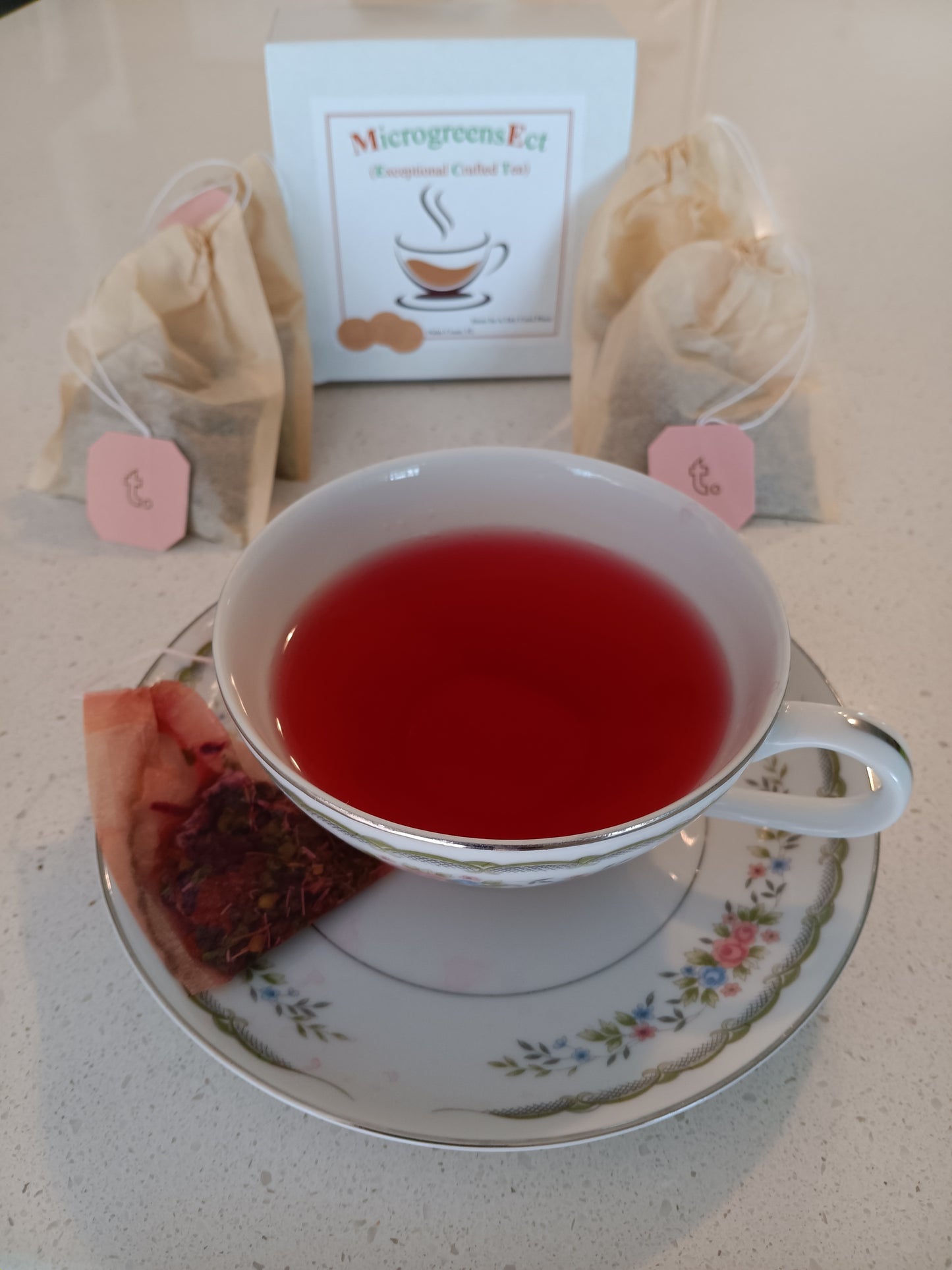 HIBISCUS, ROSEHIP AND MICROGREEN TEA