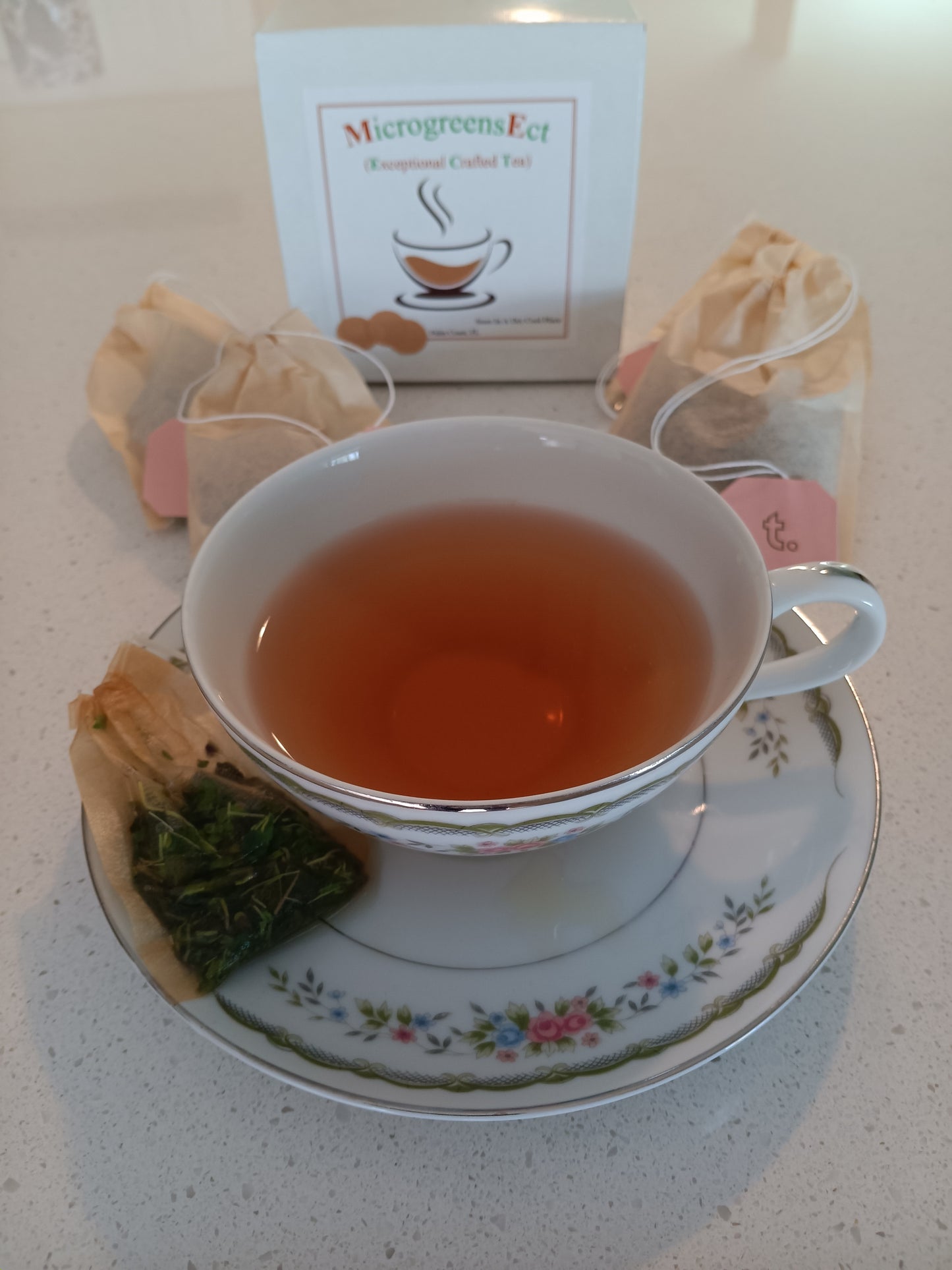 PEPPERMINT AND MICROGREEN TEA